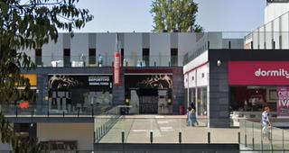 Lloguer Local Comercial a Alcalde rovira roure 87. Espectacular local comercial en alquiler  frente hospital arnau