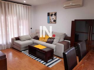Location Appartement  Segrià. Piso en alquiler en la calle segrià