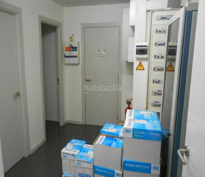 Foto 346c872a-e6f8-4b53-ab72-072f6036c205. Local comercial a Centre Històric Lleida