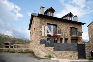 Maison jumelée à Sort. Casa en venta en pujalt  ven a descubrirla!