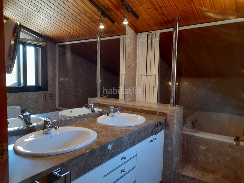 Foto e09221cc-0626-4438-9412-4ad9951ccec1. Dúplex amb calefacció aparcament a Instituts-Universitat Lleida