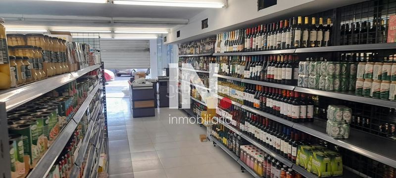 Foto 3353c5fd-25a2-4164-8c49-9cd3bad05902. Local comercial a Joc de la Bola - Camps d'Esports Lleida