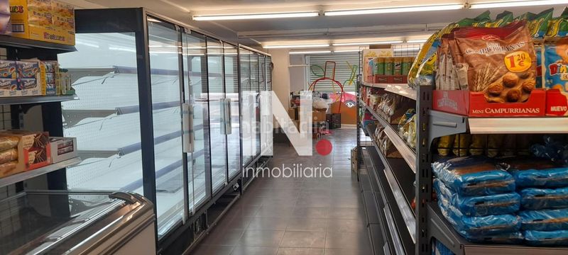 Foto ed1cde0e-ede9-4fa0-b582-be6bb24d27b9. Local comercial a Joc de la Bola - Camps d'Esports Lleida