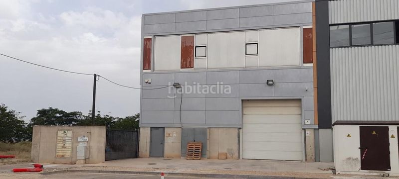 Foto 18fdff43-05a8-408f-9bc0-26fb084a9f0a. Nave industrial oportunidad única! nave industrial en polígono dels frares lista para entrar en Lleida