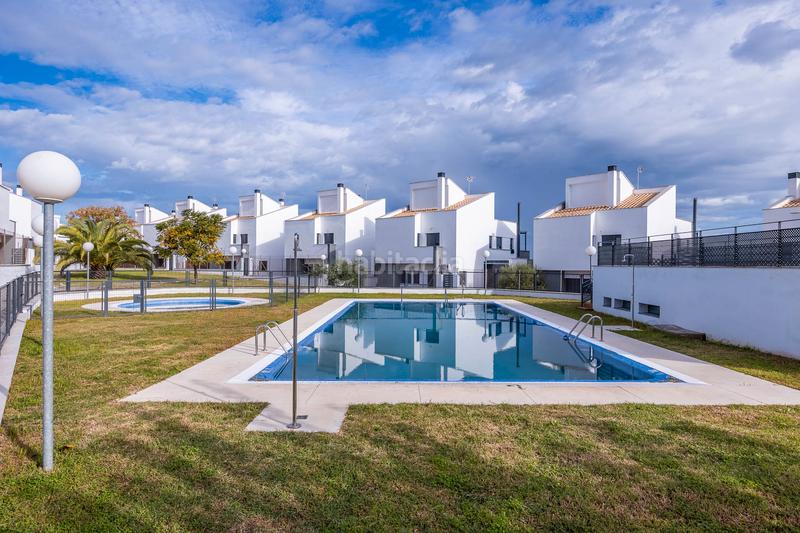 Foto 03cd8d6c-24b3-4845-9289-f059c4a5b4c3. Chalet en calle majuelo 14 maravilloso chalet independiente en Las Pajanosas en Guillena