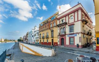 Parking voiture à Calle manuel arellano 7. ¡magnífica plaza de garaje en el corazón de triana!