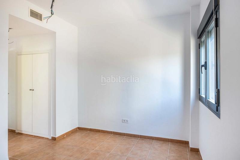 Foto 630d6f51-b3fa-4cd9-898b-de4d7d717596. Chalet en calle majuelo 22 ¡majestuoso chalet independiente en pajanosas! en Guillena