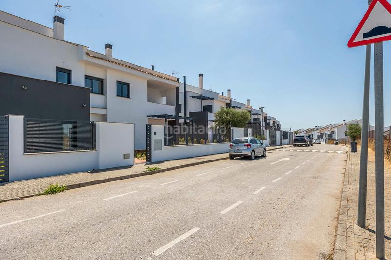 Foto e5f18685-b217-4f67-88b3-29a4b63fc602. Chalet en calle majuelo 22 ¡majestuoso chalet independiente en pajanosas! en Guillena