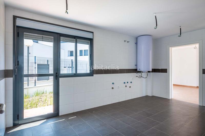 Foto fd6a9ce1-fa9b-4659-aff6-89f174463fd6. Chalet en calle majuelo 22 ¡majestuoso chalet independiente en pajanosas! en Guillena