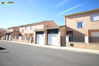 Maison jumelée à Polán. Oportunidad!! polan  chalet adosado de 4 dorm.1 en planta baja,