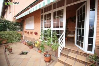 Lloguer Xalet a Santa María de Benquerencia. Oportunidad  poligono, chalet adosado de 5 dorm., 2 baños, patio