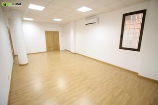 Rent Office space in Avenida Europa-San Antón. Oportunidad   avda. general villalba  oficina en inmejorable ubi