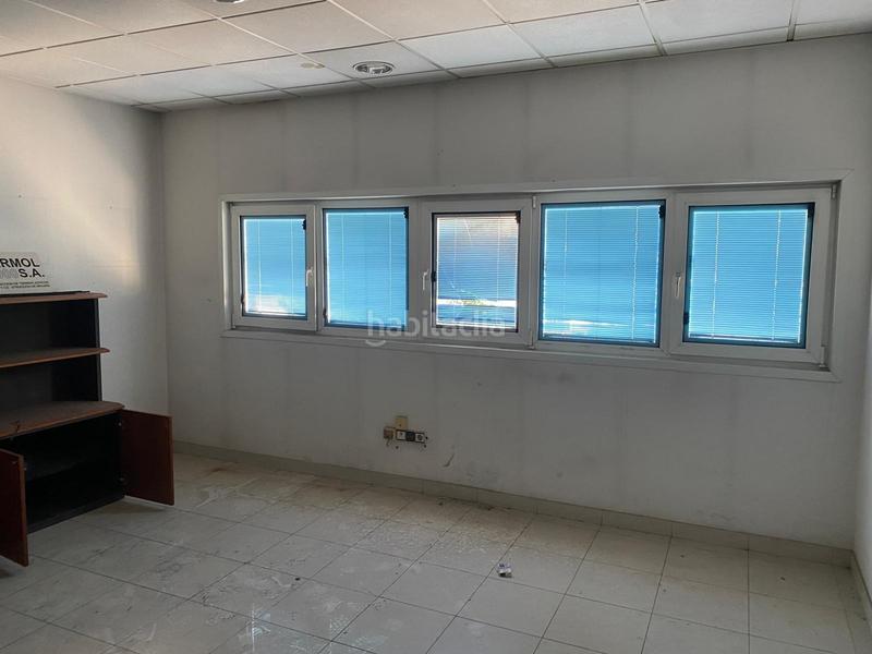 Foto 4f98b687-8fac-415d-8549-0358ed413714. Nave industrial en venta nave industrial a reformar 900 m 500 m altillos en barbera del valles en Barberà del Vallès