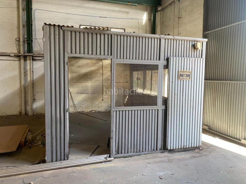 Foto 6b63aa0b-7c44-434c-92c2-a471c9ad0f19. Nave industrial en venta nave industrial a reformar 900 m 500 m altillos en barbera del valles en Barberà del Vallès
