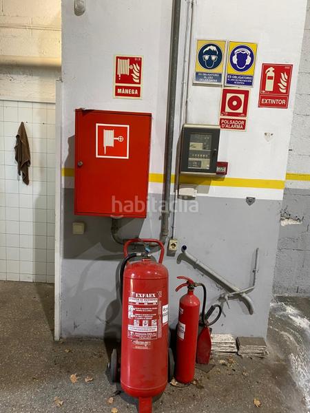 Foto f8552553-9c93-434c-b0bb-45b928f36468. Rent industrial building in Bon Pastor Barcelona