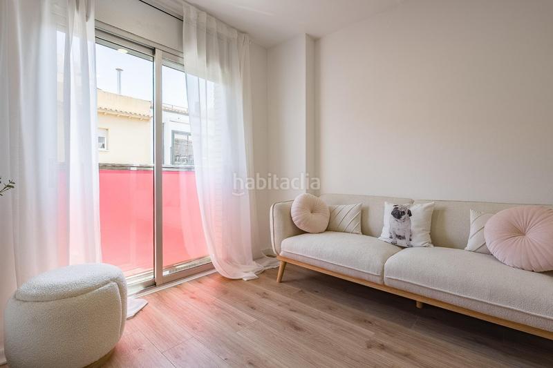 Foto 4eca1c46-a431-4f32-add7-9dbada6e8e0d. Alquiler apartamento piso reformado en alquiler temporal en el centro !! en Castelldefels