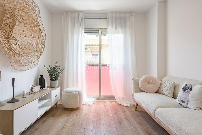 Foto 8f24bd1f-0c9b-4d6f-b48f-12bfe368679e. Alquiler apartamento piso reformado en alquiler temporal en el centro !! en Castelldefels