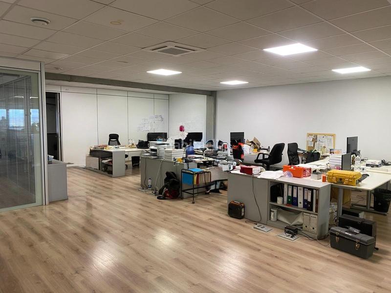 Foto c29880c9-4b78-4fd0-a123-c946e63e4c8c. Capannone industriale in Zona Industrial Barberà del Vallès