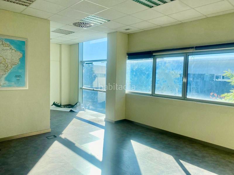 Foto 710fa6e6-b0c9-4cb4-a2fb-6c963e1d92d4. Affitto capannone industriale in Gava Mar Gavà