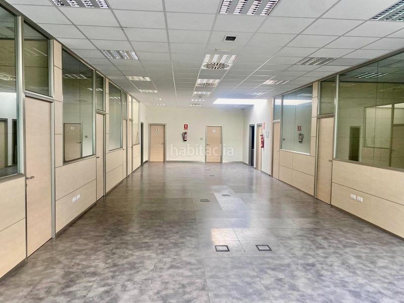 Foto c055b5a8-5c97-43a8-bfc5-441813f2ef03. Affitto capannone industriale in Gava Mar Gavà