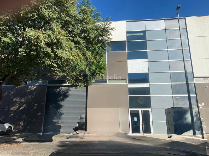 Foto b859d4c1-ae1e-4659-9eac-de205ac46029. Nau industrial a Gava Mar Gavà