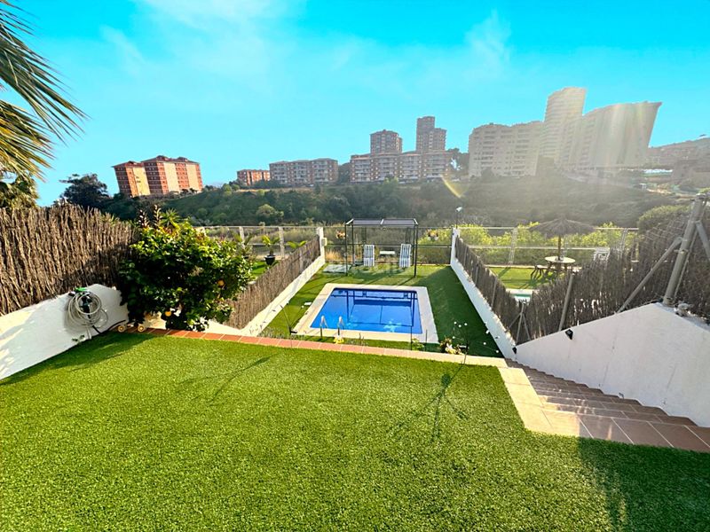 Foto 1f549aee-1b58-44d8-9831-38c64bf60db9. Casa adossada amb aparcament piscina a Montgat