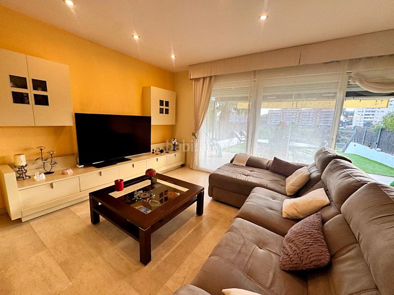 Foto 3845d790-5a95-4457-a75d-58607708e9c0. Casa adossada amb aparcament piscina a Montgat