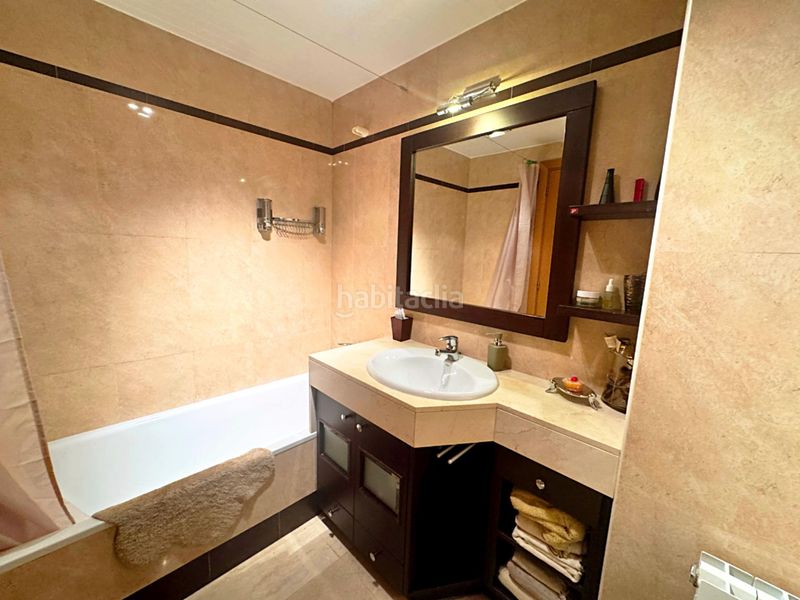 Foto 3bc0df07-fe54-4e78-95a7-eea924d9335e. Casa adossada amb aparcament piscina a Montgat