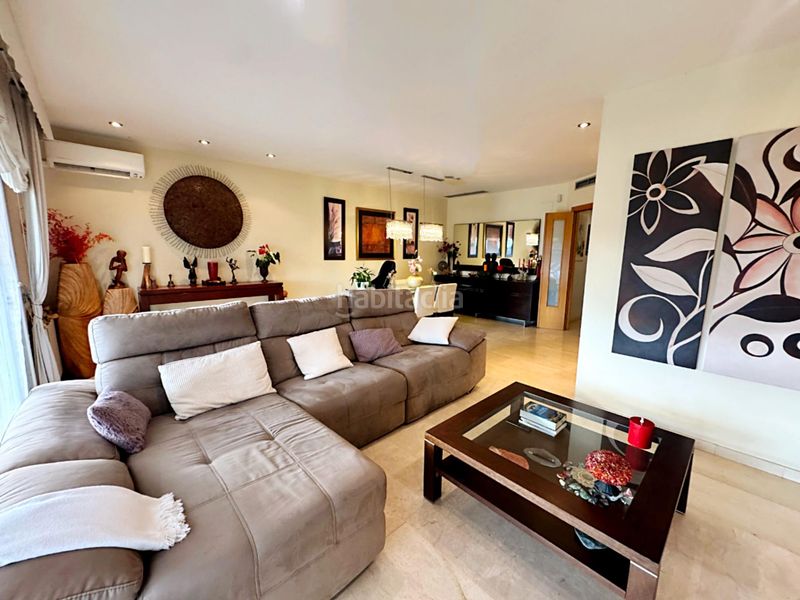 Foto 716edde5-5949-4750-9f33-f76b9b419fb2. Casa adossada amb aparcament piscina a Montgat