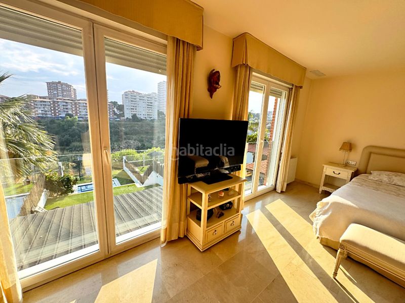 Foto ea022832-34e1-4abb-936d-aa3b21ffa723. Casa adossada amb aparcament piscina a Montgat