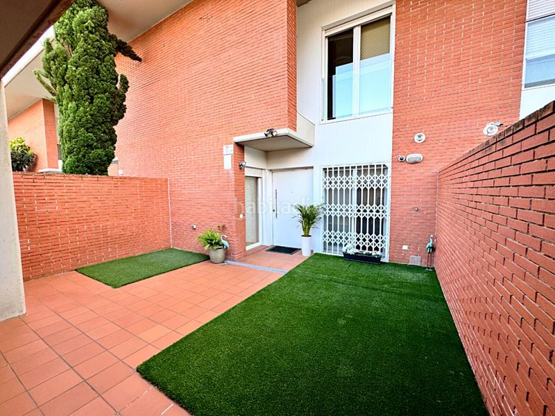 Foto f2d38cfa-4c04-4868-b315-1a8dced2a28f. Casa adossada amb aparcament piscina a Montgat