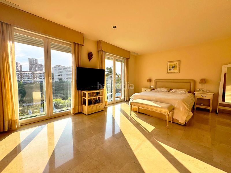 Foto f89cb785-9e25-4199-8de3-8a9e1cff83d3. Casa adossada amb aparcament piscina a Montgat