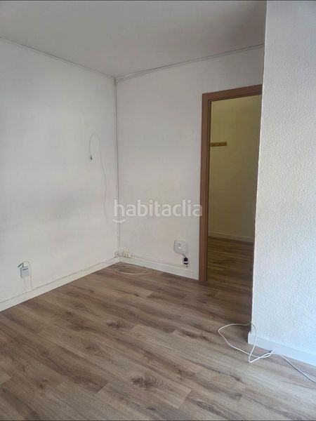 Foto 43eba0e2-257e-4517-acac-0db063d9acd7. Pis a Carmel Barcelona