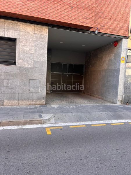 Foto ea3baf51-fa73-467e-adc5-6257d9388201. Aparcament cotxe a Centre Castelldefels