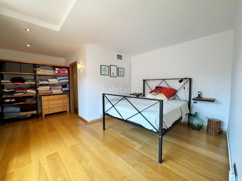 Foto 5e6f6ba1-6391-47a3-b772-56ea3bcdc358. Casa adossada amb calefacció aparcament a Bòbiles Gavà