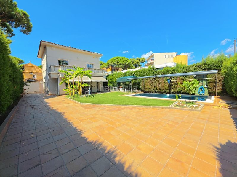 Foto 6452a968-bb2d-4b58-8cec-1a8982d78800. Maison avec chauffage parking piscine dans La Pineda Castelldefels