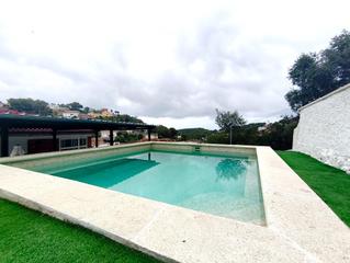 Casa  Carrer olivo-els rosers. Descubre tu nuevo hogar en la tranquila zona de dels rosers, en