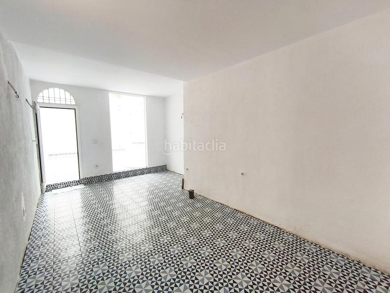 Foto 6f34a725-e4a6-4a56-a76e-2f5d58abda40. Local comercial local diáfano en primera línea de mar en Sitges