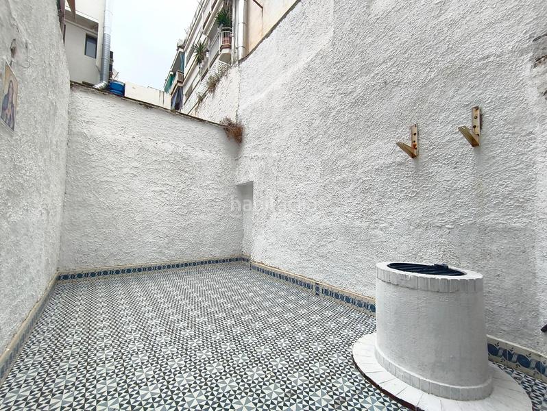 Foto d89af6dd-fb0c-452c-89a6-95b2fdee78a6. Local comercial local diáfano en primera línea de mar en Sitges