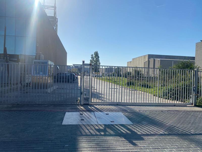 Foto a5f82858-fac2-48f3-a6a7-2461f239ce64. Lloguer nau industrial a La Font d´en Fargues Barcelona