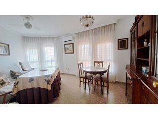 Appartement  Calle portada. Venta de piso espacioso en palma del río