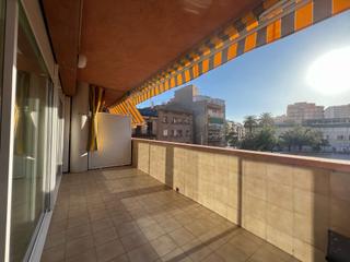 Pis a Centre. Piso de 4 dormitorios con terraza