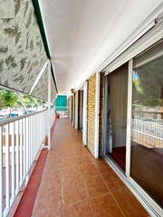 Pis  Carrer de la baronessa de maldà. Precioso piso totalmente exterior en finca de obra vista!