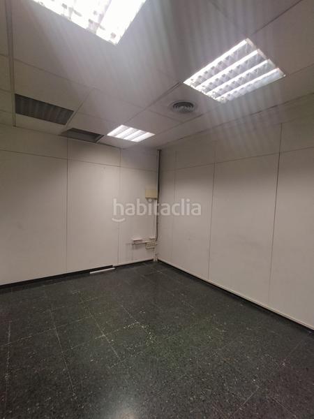 Foto 432ae22c-ae80-4b05-82b5-16d1ed91989b. Dúplex local comercial sin cedula ideal para hacerte una vivienda en pleno centro de hospitalet!!! en Hospitalet de Llobregat (L´)