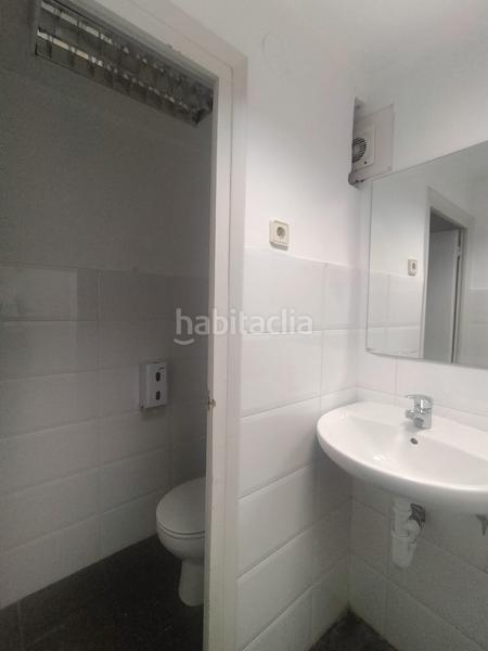 Foto 6202ae28-f53c-4eae-b20f-52d2cb288cc0. Dúplex local comercial sin cedula ideal para hacerte una vivienda en pleno centro de hospitalet!!! en Hospitalet de Llobregat (L´)