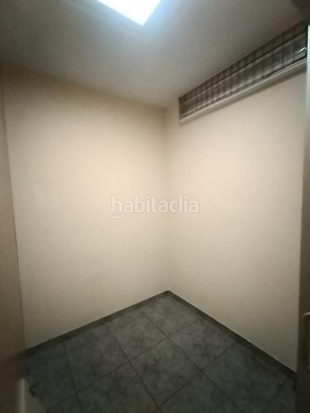 Foto ce70ffd2-ae94-49ef-8cc7-0dc32a86c25c. Dúplex local comercial sin cedula ideal para hacerte una vivienda en pleno centro de hospitalet!!! en Hospitalet de Llobregat (L´)