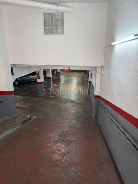 Foto 827eedea-9707-4197-aee1-e6c4f7581eb6. Parking coche amplia plaza de parking para 1 coche y 2 motos en Hospitalet de Llobregat (L´)
