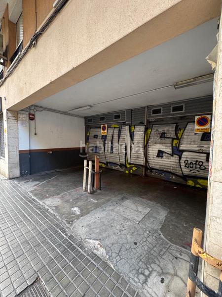 Foto a74795db-a9e9-4363-8781-75bba19e5eb9. Parking coche amplia plaza de parking para 1 coche y 2 motos en Hospitalet de Llobregat (L´)