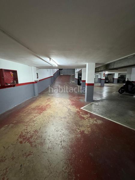 Foto caeef80b-2d6c-4119-9598-ab5e8ca0aa9f. Parking coche amplia plaza de parking para 1 coche y 2 motos en Hospitalet de Llobregat (L´)