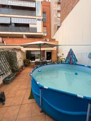 Duplex à Vinyets-Molí Vell. Amplio dúplex con jardín privado en zona céntrica de sant boi